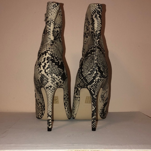 Reptile Print Heels - Picture 3 of 3